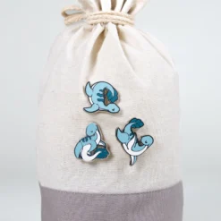 Nessi Enamel Pin - Wave -Plush Toy Store PIN NESSI Group04 f0161f27 6f4b 4bd8 9137 2ad5c22b312f
